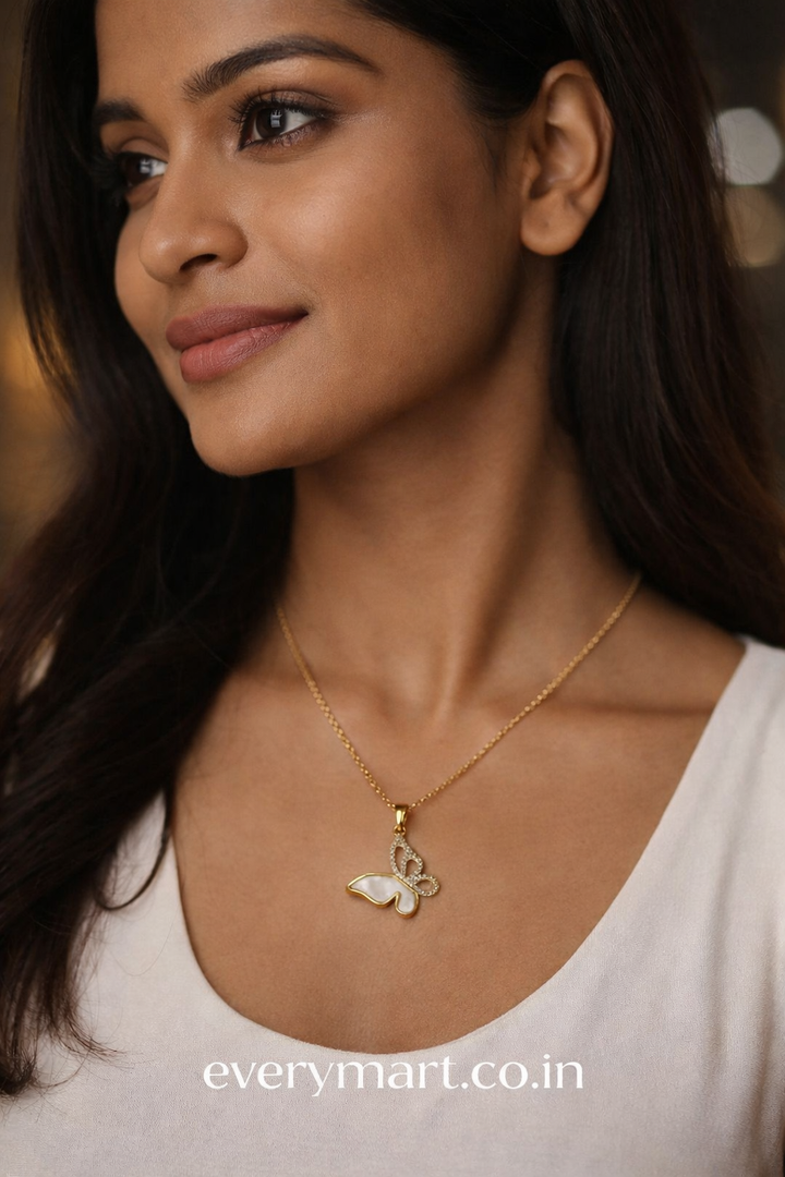 Gold Butterfly Necklace – Elegant & Timeless Beauty 🦋✨