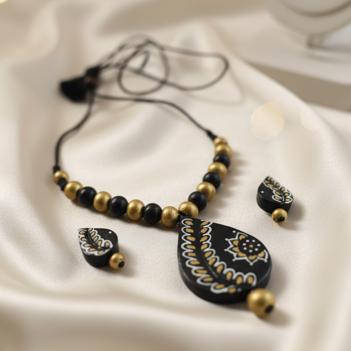 Terracotta Jewelry Necklace Set for Women – Handcrafted Clay Necklace with Earrings